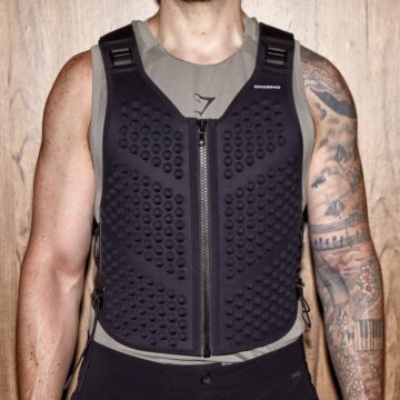 the-new-adjustable-version-of-one-of-our-favorite-weighted-vests-adds-load-without-getting-in-the-way-e999181 Новая регулируемая версия одного из наших любимых утяжеленных жилетов добавляет нагрузку, не мешая