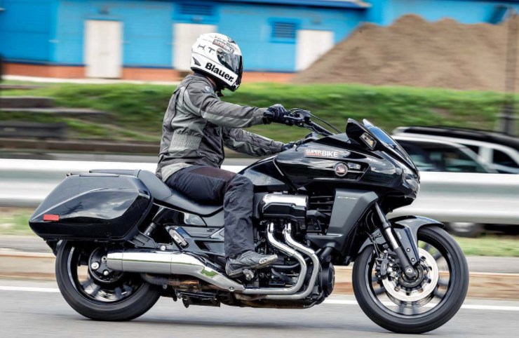 Установка bluetooth гарнитуры в мотоциклетный шлем своими руками.