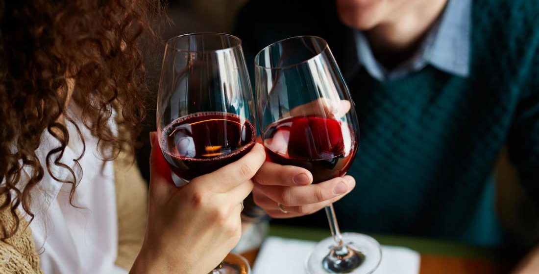 Умеренное потребление вина поможет снизить риск депрессии