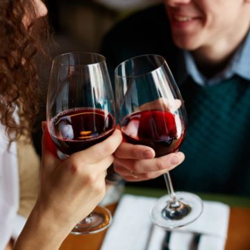 Умеренное потребление вина поможет снизить риск депрессии