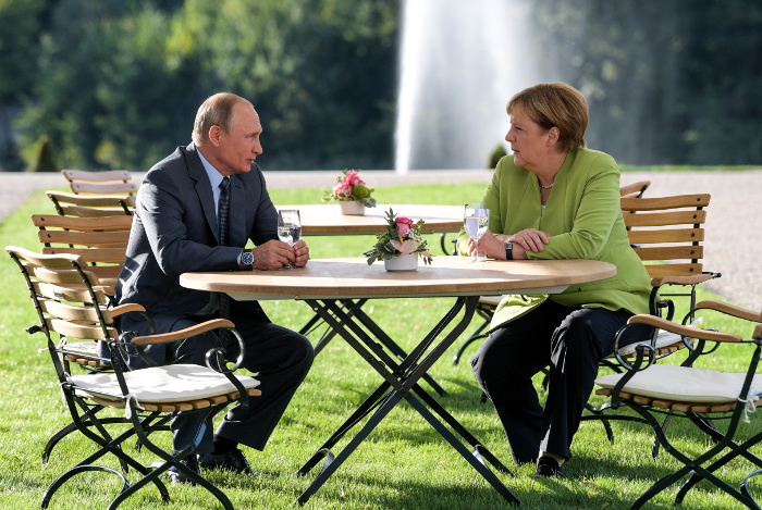 Путин и Меркель сошлись в необходимости оградить «Северный поток-2» от нападок третьих стран