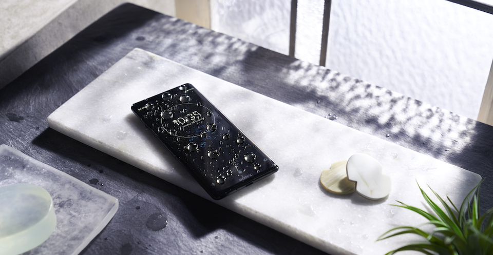 Sony объявляет о старте предзаказа на смартфон Xperia XZ3 в России