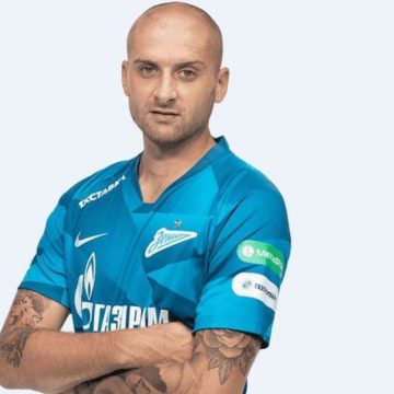 Футболист Ракицкий уходит из сборной Украины, потому что играет в России