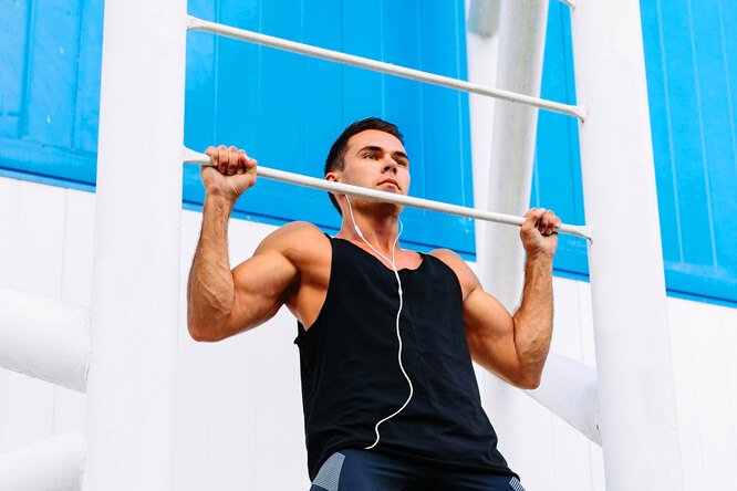 Чем полезны подтягивания: 5 причин начать тренировки на турнике