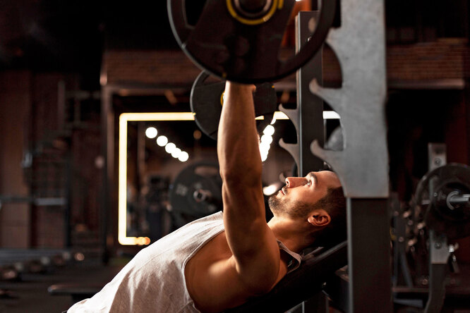 3c87e2fd15fdfc64972beddbfd997a47 5 самых популярных ошибок в жиме лежа: старайтесь их избегать