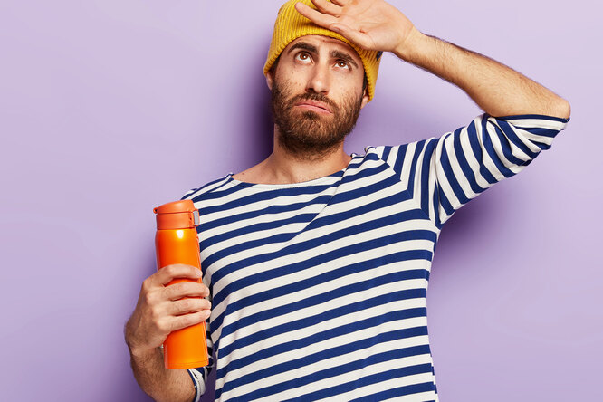 Потеете во время еды? Вот на какие проблемы со здоровьем это может указывать