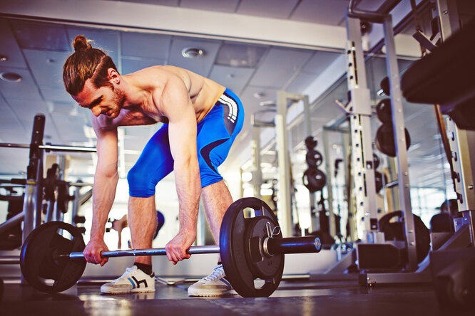 eb273a1dfc3849eb5cc8cd8dbb15c66d 9 распространенных ошибок при выполнении становой тяги