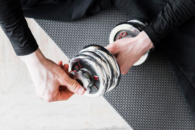 Как накачать ноги дома: попробуйте этот простой комплекс