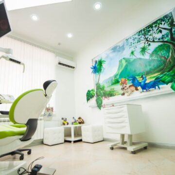 Услуги детского стоматолога в кинике «Новый век»