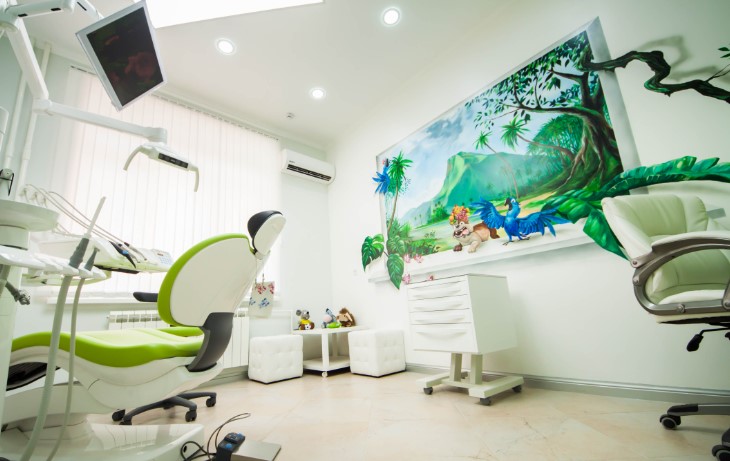Услуги детского стоматолога в кинике «Новый век»