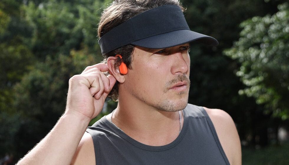 Если вы используете наушники во время тренировки, вам понадобится пара открытых наушников. Вот почему.