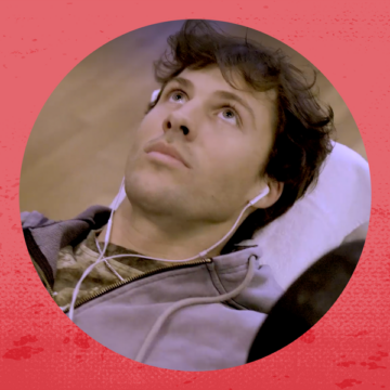 Звезда сериала»Предатели»Роб Рауш делится своей дневной тренировкой груди с гантелями