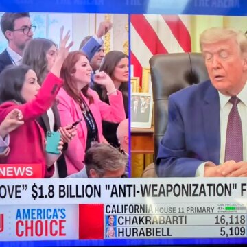 Трамп снова набросился на CNN и ругает Кейтлан Коллинз за то, что она не улыбается