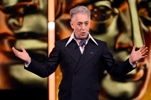 Алан Камминг возглавил бойкот Paramount-Warner, заблокировав слияние