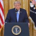 Трамп заявил, что ABC и NBC должны лишиться лицензий из-за отказа выступить с речью