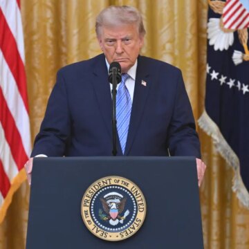 071e115039b6d2dccc5468777f1704cb Трамп заявил, что ABC и NBC должны лишиться лицензий из-за отказа выступить с речью