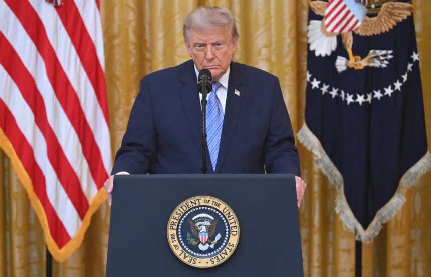 Трамп заявил, что ABC и NBC должны лишиться лицензий из-за отказа выступить с речью