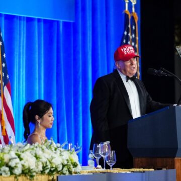 В комнате на WHCD, когда ракета Дональда Трампа, похожая на Риклза, не приземлилась