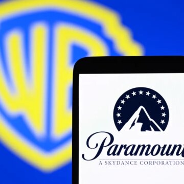 Paramount проводит ноябрьский антимонопольный процесс; Генеральные директора штатов и WGA хотят апреля