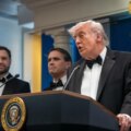 Журналисты призывают WHCA «сильно противостоять» Трампу за ужином