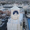 Юрист Paramount по-прежнему ожидает, что слияние ВБД завершится вовремя, несмотря на судебные иски