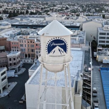 Юрист Paramount по-прежнему ожидает, что слияние ВБД завершится вовремя, несмотря на судебные иски