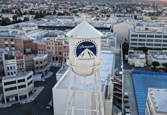 Юрист Paramount по-прежнему ожидает, что слияние ВБД завершится вовремя, несмотря на судебные иски