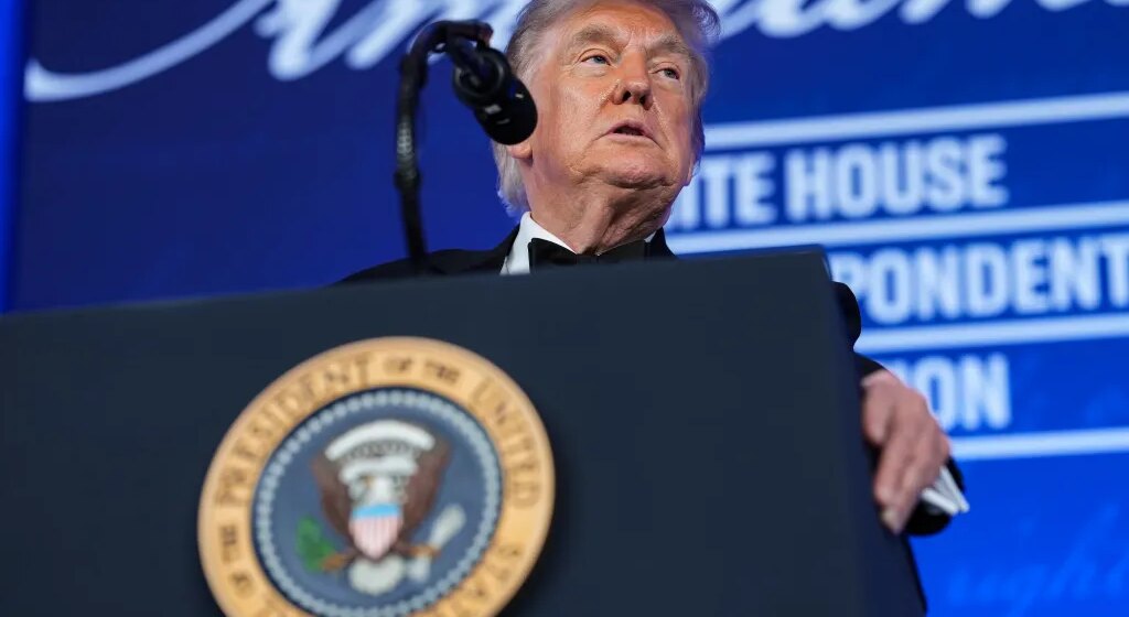 Дональд Трамп произнес речь, похожую на митинг, в речи корреспондентов Белого дома за ужином