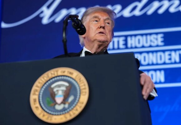 Дональд Трамп произнес речь, похожую на митинг, в речи корреспондентов Белого дома за ужином