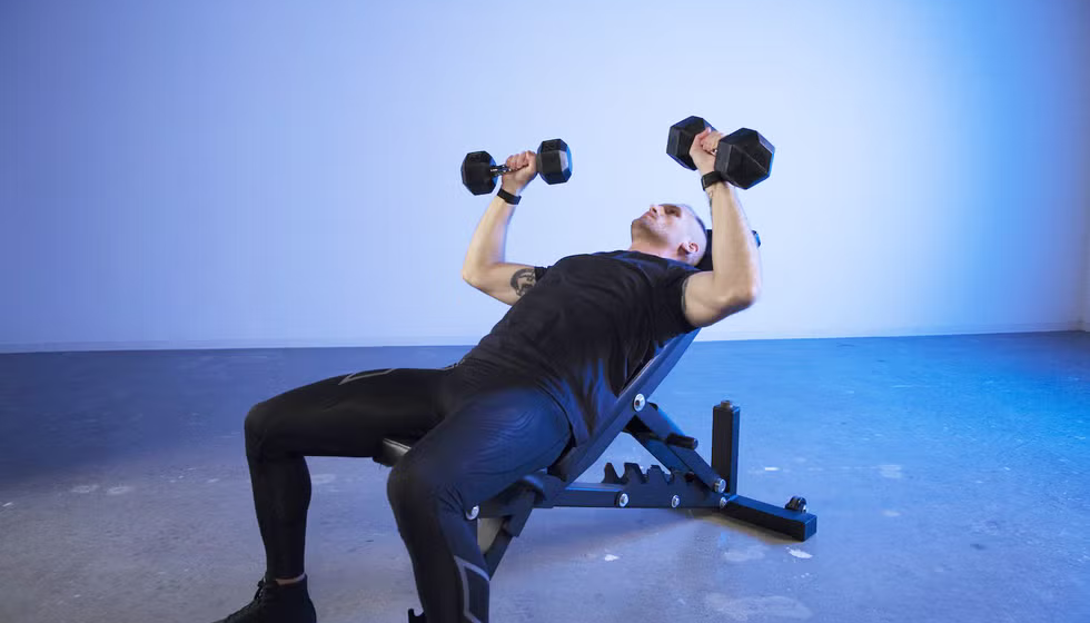 span-aria-hiddentrue-data-theme-keytitle-design-element-before-classcss-0-e68yk9k0spanhow-to-do-the-dumbbell-incline-press-to-build-a-stronger-ch-96ff603 Как выполнять жим гантелей на наклонной скамье, чтобы укрепить грудь