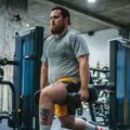 Почему у некоторых парней после 40 лет появляется папина фигура? У ученых есть новый ответ.