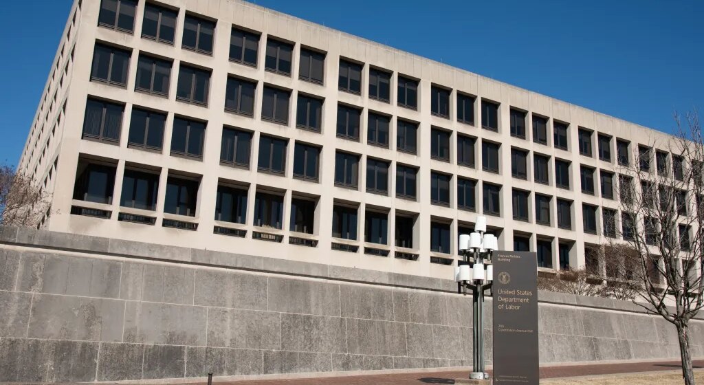 В июле США потеряли 23 000 рабочих мест, но в сфере развлечений наблюдается рост