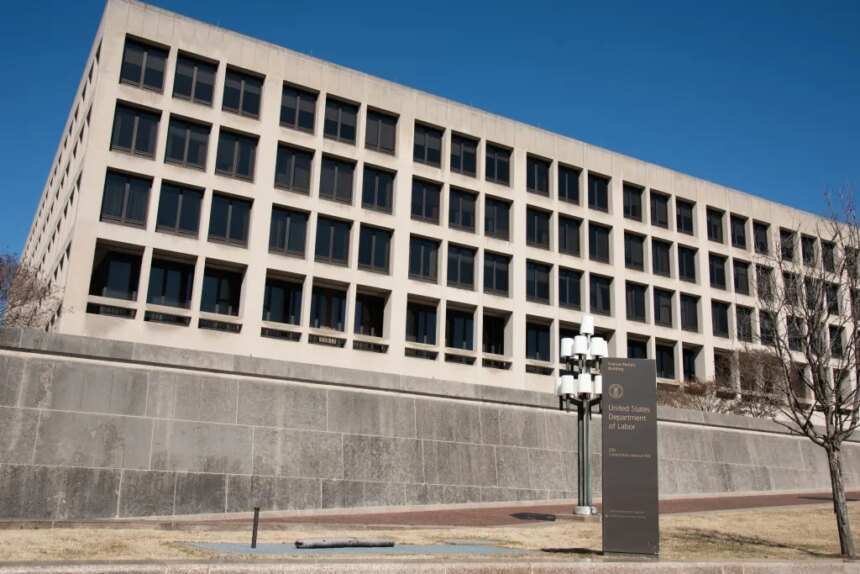 В июле США потеряли 23 000 рабочих мест, но в сфере развлечений наблюдается рост