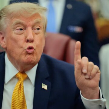 На Трампа подали в суд из-за продажи более быстрого доступа к правдивым публикациям в социальных сетях