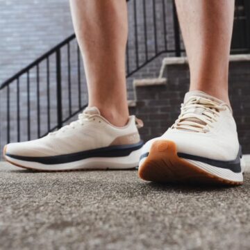 span-aria-hiddentrue-data-theme-keytitle-design-element-before-classcss-0-e68yk9k0spanthis-running-shoe-has-become-my-go-to-pick-as-a-busy-dadspa-6966bcd Эти кроссовки для бега стали моим любимым выбором, когда я занят папой