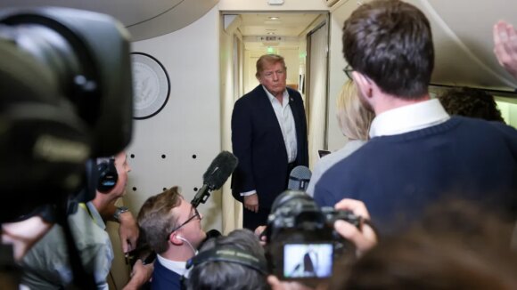 CNN лишили права освещать Трампа на Air Force One
