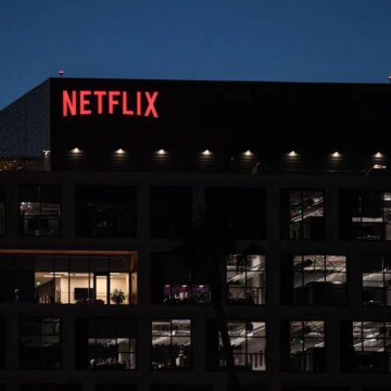Netflix снизила прогноз по рекламе — акции снова упали