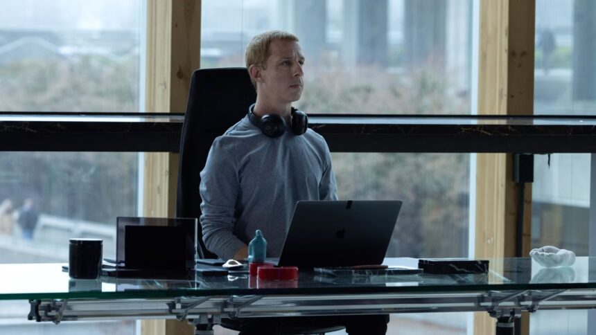 «Социальный расчет: новая драма Соркина о Facebook выглядит устаревшей»