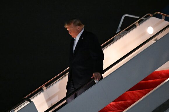 Трамп запретил Politico доступ на борт Air Force One
